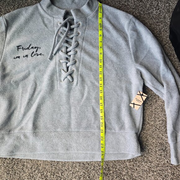NWT REVOLVE Daydream Nation “Friday I'm in Love” Pullover Rain Cloud Grey Small - Picture 10 of 10